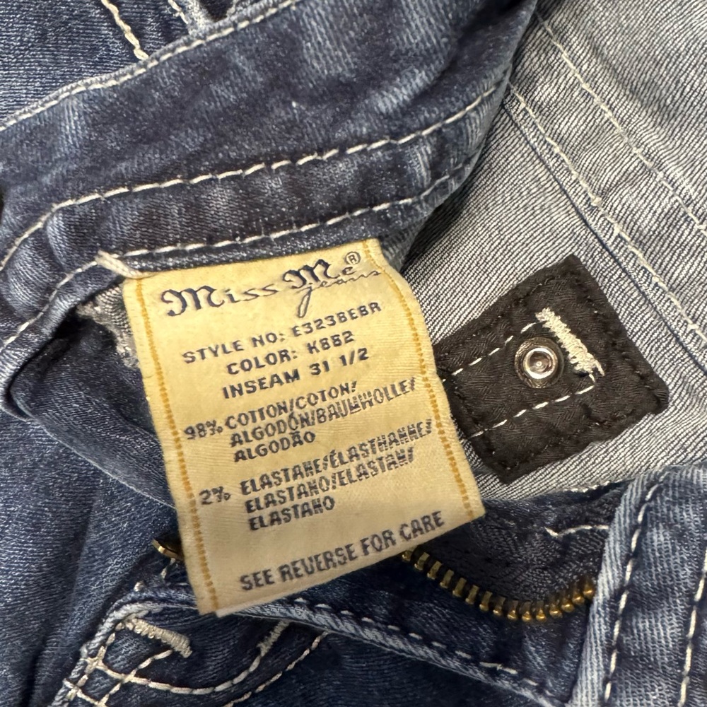 Miss Me Mid-Rise Easy Boot Jeans - Picture 3 of 6